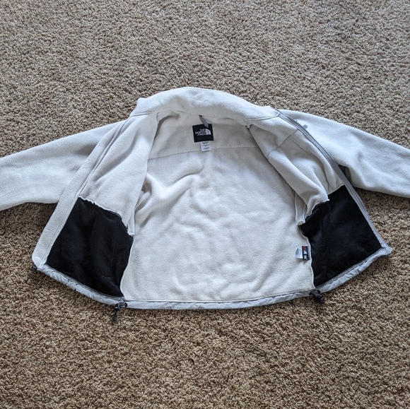 The Northface women's zip up jacket - Picture 6 of 7